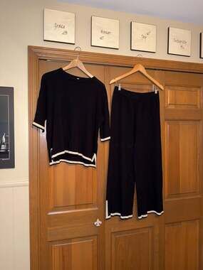 Fashion Black and White Two Piece Knit Lounge Set XL